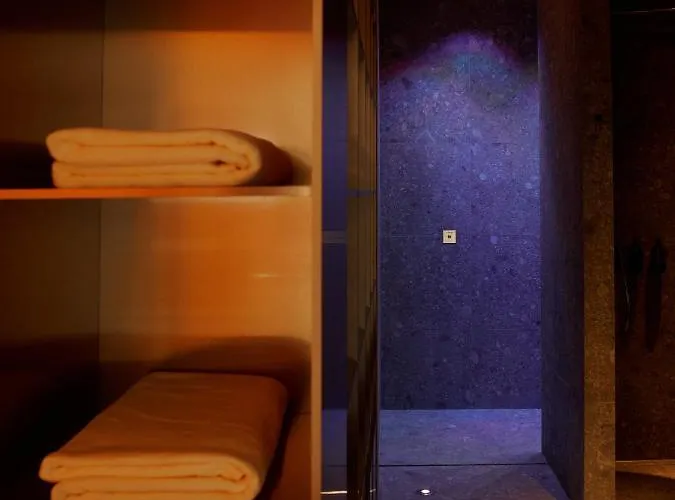 Hay Boutique & By Edem Family * 布克维