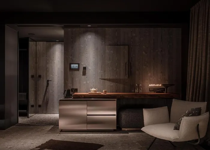 Hay Boutique & By Edem Family 布克维