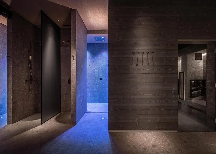 Hay Boutique & By Edem Family * 布克维